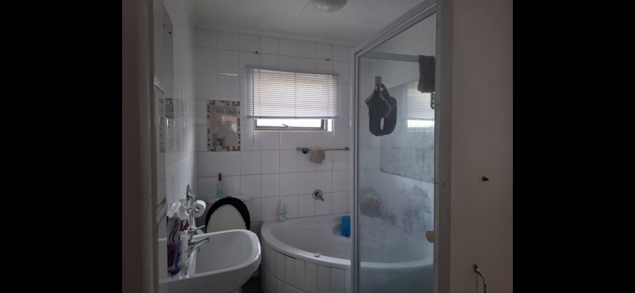 2 Bedroom Property for Sale in Sunnyridge Eastern Cape